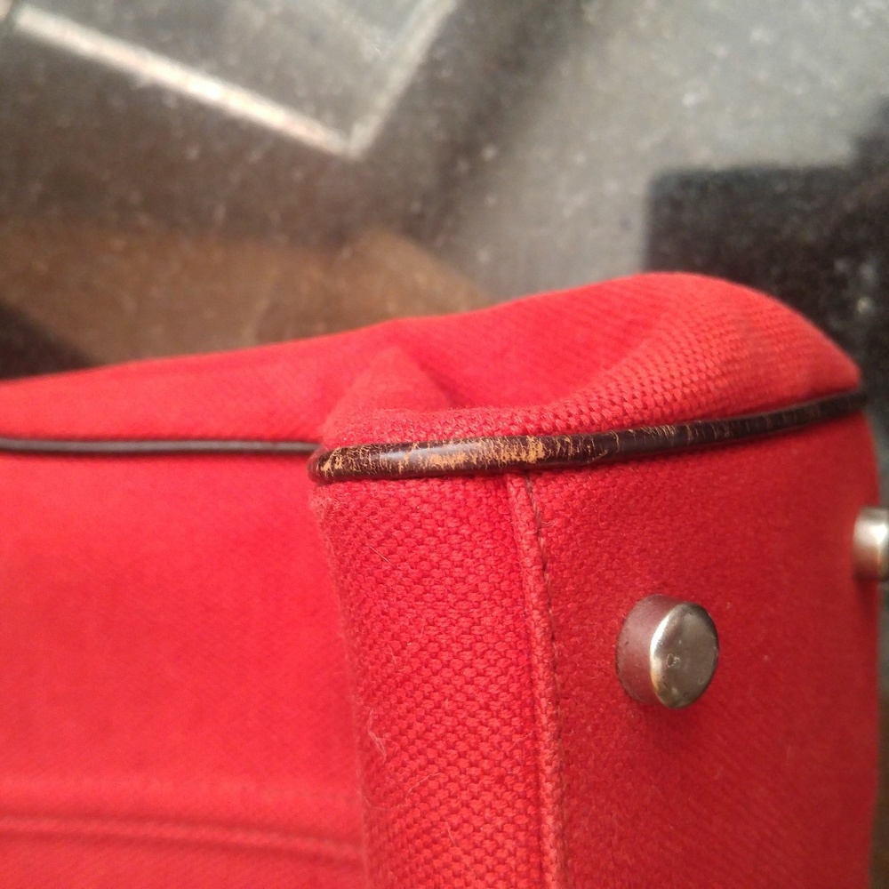 Yves Saint Laurent red canvas tusk shoulder bag. - Picture 8 of 8